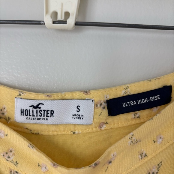 Hollister Yellow Floral Mini Skort - Picture 4 of 4